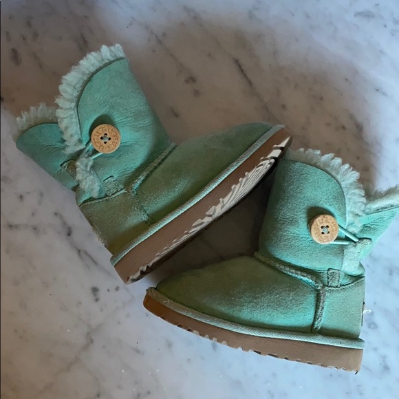 teal uggs